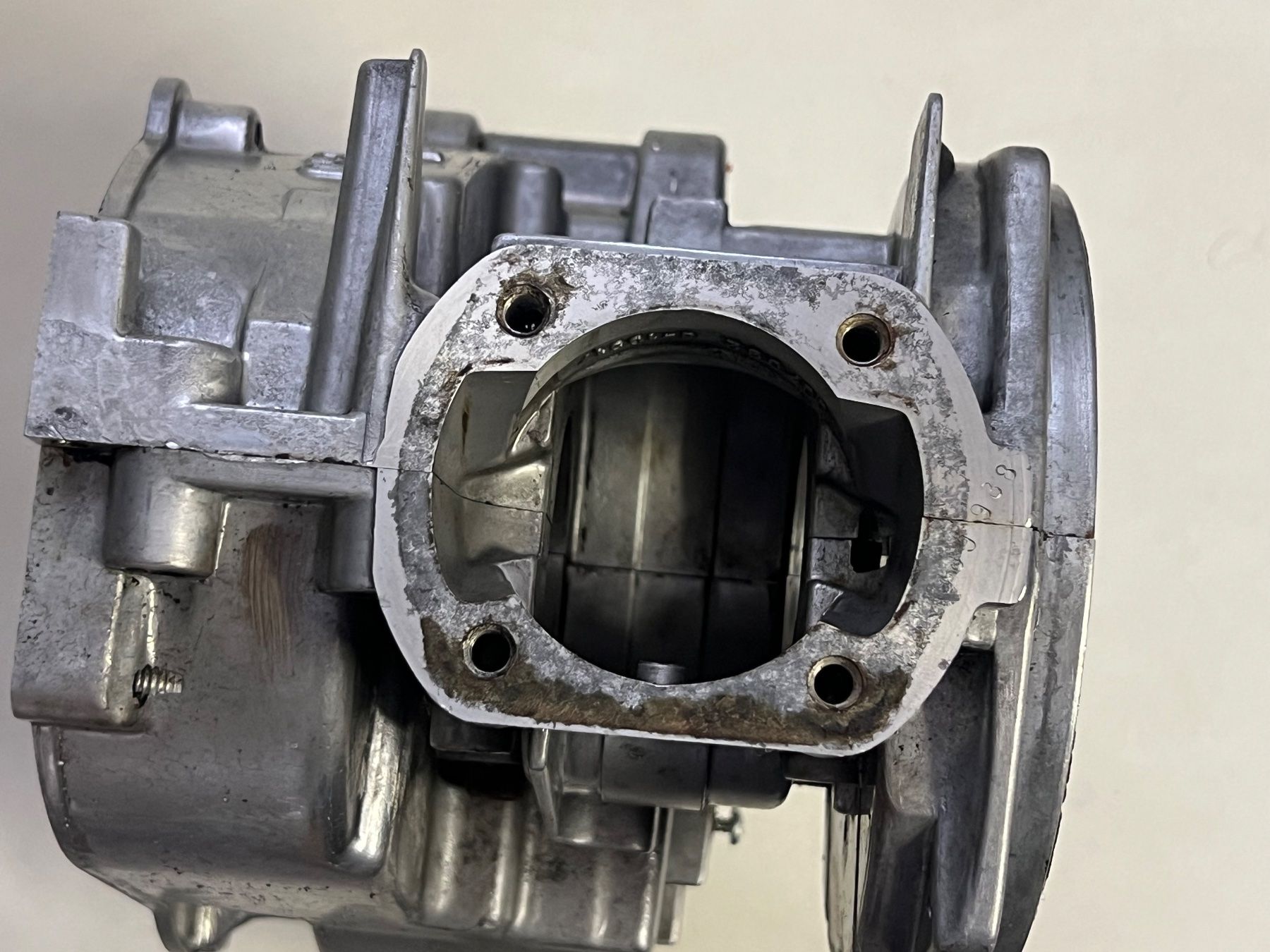 Puch Parti ricambio per ciclomotori: Grosse Überströmer Puch Supermaxi E50 3 Lager Motorgehäuse – Usato da Steffisburg venduto da FlorianJohner 7
