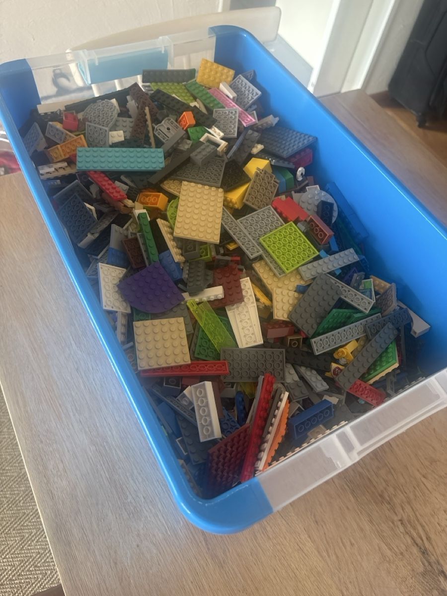 Lego Baukästen: Lego Bricks Storage Bin Mixed Parts Used – Gebraucht aus steinhausen von pat_nc2x 1