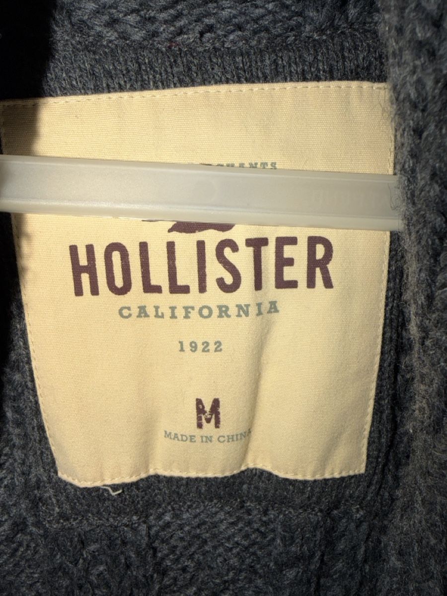 Pulls & Sweat-shirts: Hollister sweaters  – D'occasion à Zürich par vik_qh22 1