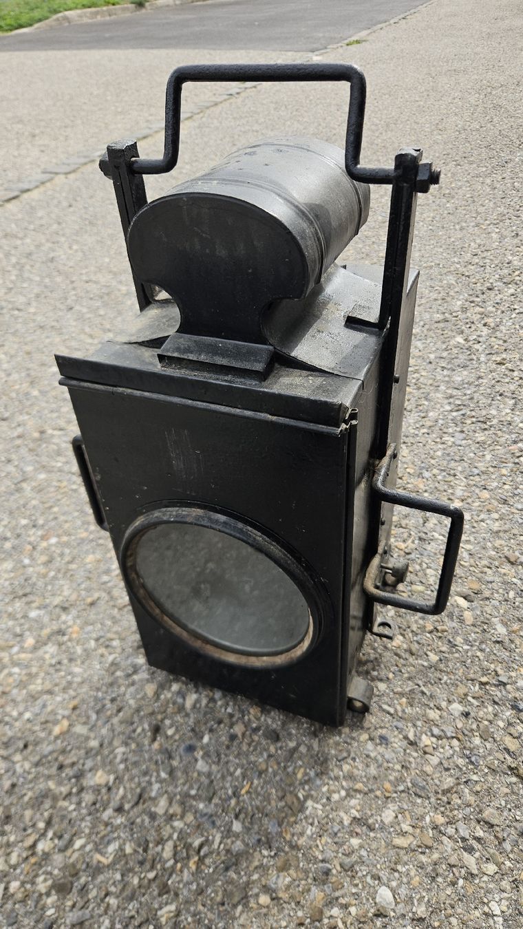 Lampen: Lampe de signalisation ancienne. – Gebraucht aus La Chaux-de-Fonds von exup-51 2