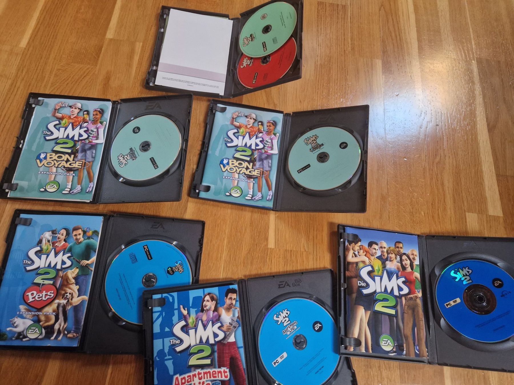 Giochi: lots Jeux PCs - SIMs 2 etc. – Usato da Bernex venduto da Mardone 1