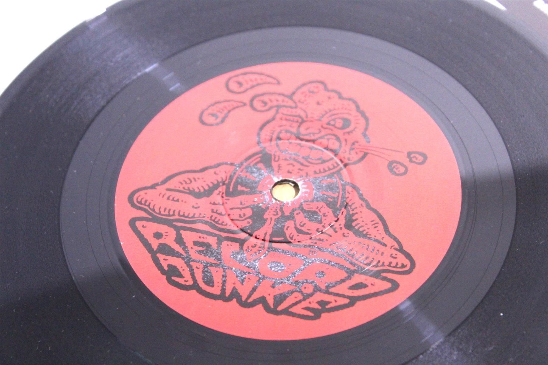 Kartons: DROWNING: First Fart – Gebraucht aus Bern von kultiges 6