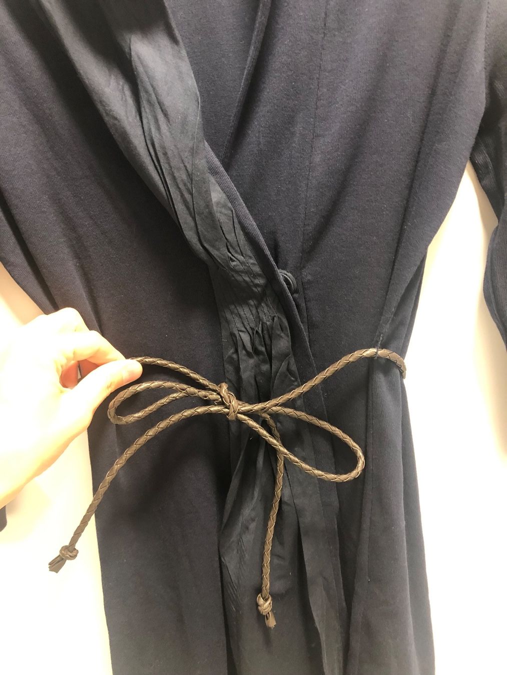 Jacken: Dunkelblauer Baumwoll-Cardigan mit Gürtel. – Gebraucht aus Zizers von sarah_1987 2