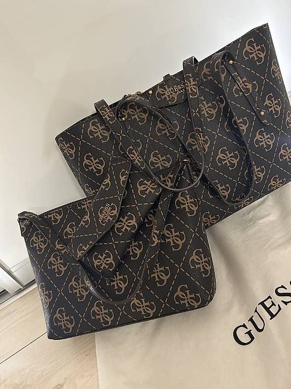 Taschen für Damen: Guess Est. 1981, Shopping Bag – Neu und originalverpackt aus Balerna von bfa_x265 1