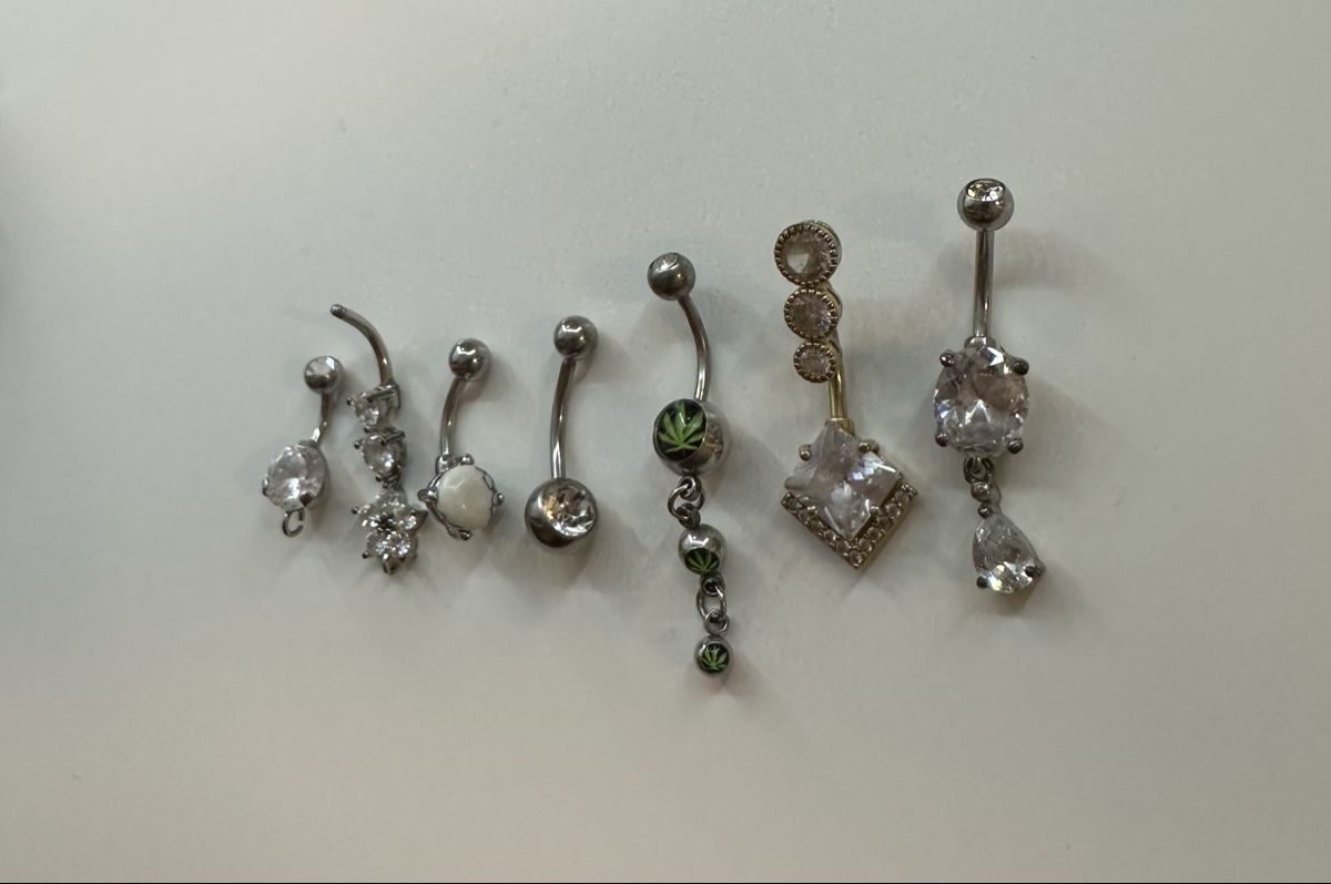 Piercingschmuck: Bauchnabelpiercing Konvolut ab 1.-  – Gebraucht aus Volketswil von hal_65hj 8
