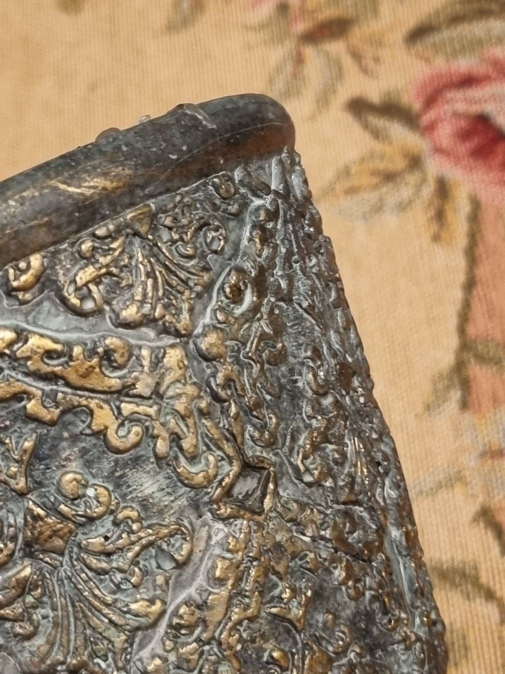 Vasi per fiori: Kleiner Übertopf mit Golddekor Antik Stil – Usato da Scharnachtal venduto da devin03 7