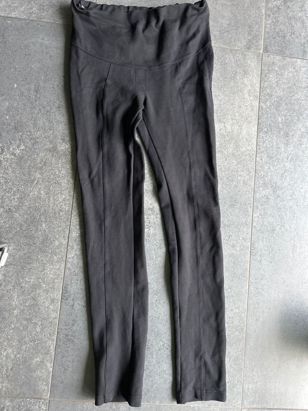 Pantaloni: Schwangerschaftshose Bellybutton Gr. 34 – Usato da Worblaufen venduto da Savanne05