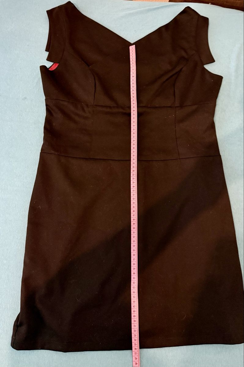 Robes: Robe noire courte – D'occasion à Le Locle par tchanatakoua 3