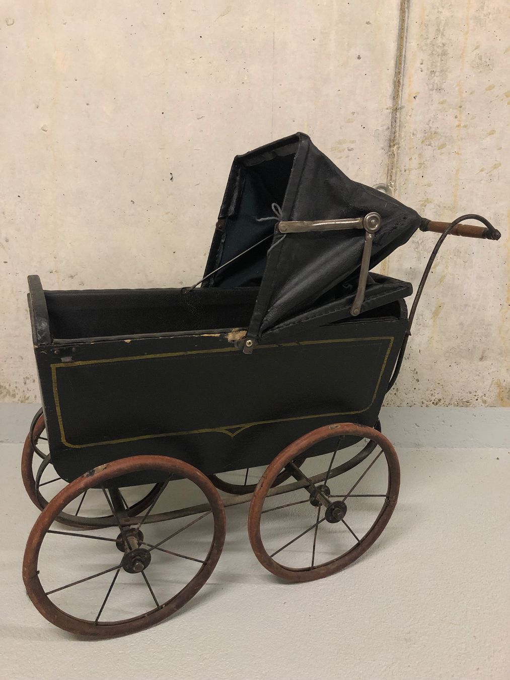 Antiker Puppenwagen (Gebraucht) in Gunzwil fr CHF 15  nur Abholung auf  Ricardo kaufen