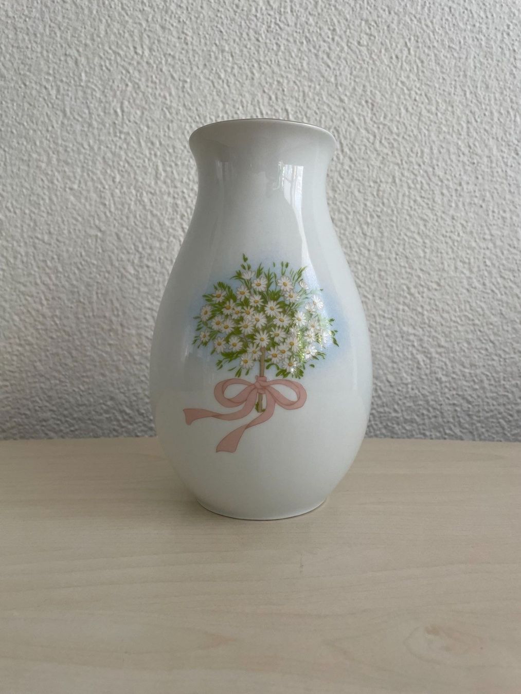 Vasen & Gefässe: Porzellan-Vase – Gebraucht aus Zug von Cry71