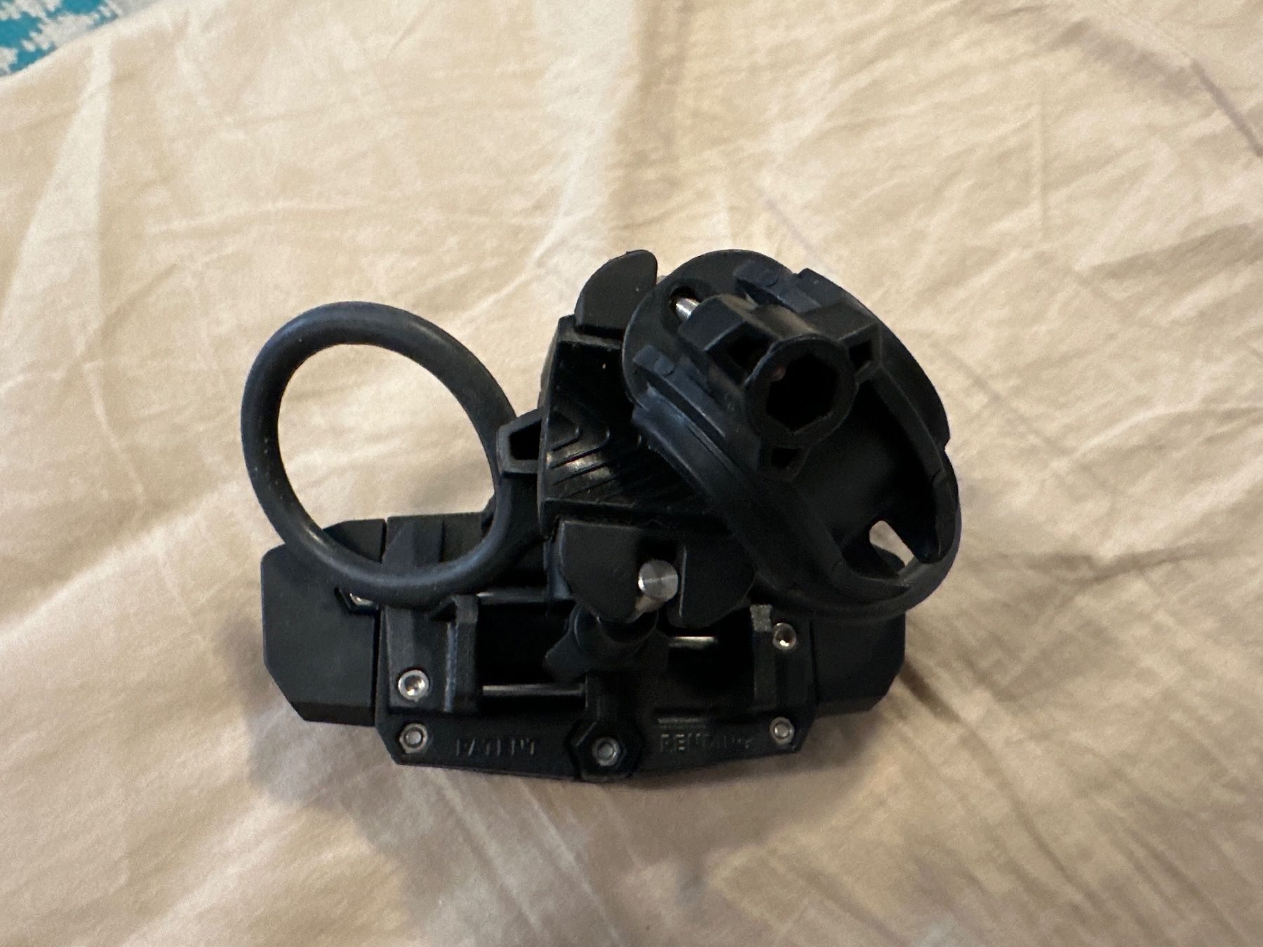 Staffe: Givi Smart_clip pour telephone mobile – Usato da Chavannes des bois venduto da JustST2 1