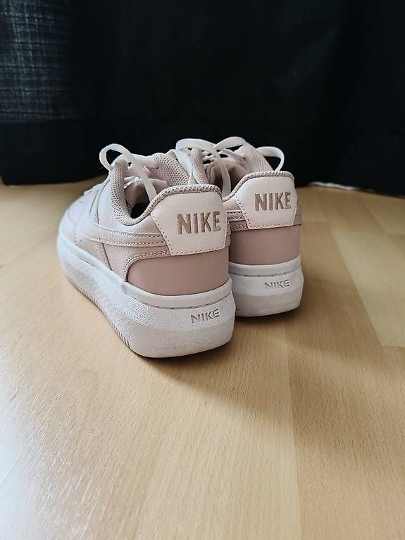 Damenschuhe: Nike Air Force – Neu und originalverpackt aus St. Gallen von jes_2xxb 1