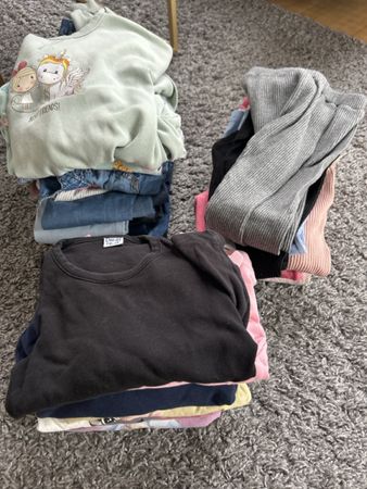 XL 32- teiliges Mädchen Kleiderpaket 110/116