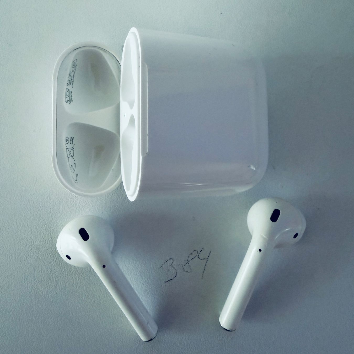 Apple Cuffie: Original Apple AirPods 2 Gen. Wireless Kopfhörer & Case – Usato da Basel venduto da MY.AIRPODS.SHOP 3
