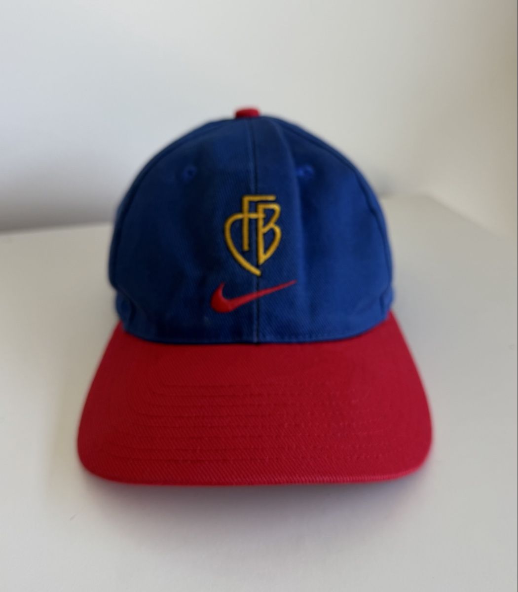 FC Basel Hüte, Mützen & Caps: Fc Basel Nike 90er Jahre Cap Rotblau – Gebraucht aus Füllinsdorf von hae_gt9l 1