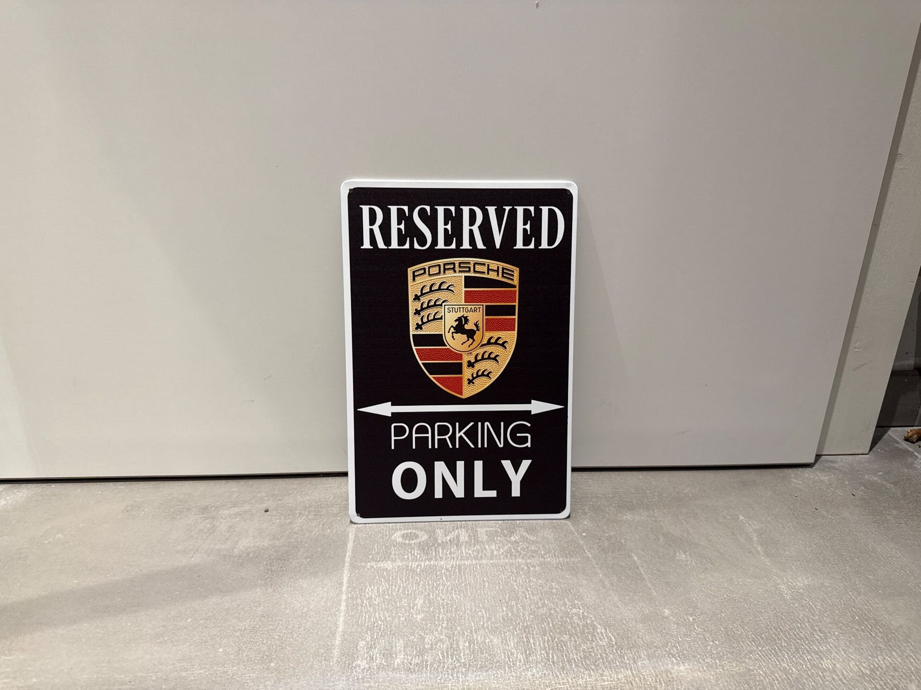 Porsche Insegne: PORSCHE Parking ONLY Schild Blech TOP ANGEBOT % NEU – Nuovo e nell'imballaggio originale da Seon venduto da Aaargauer01 2