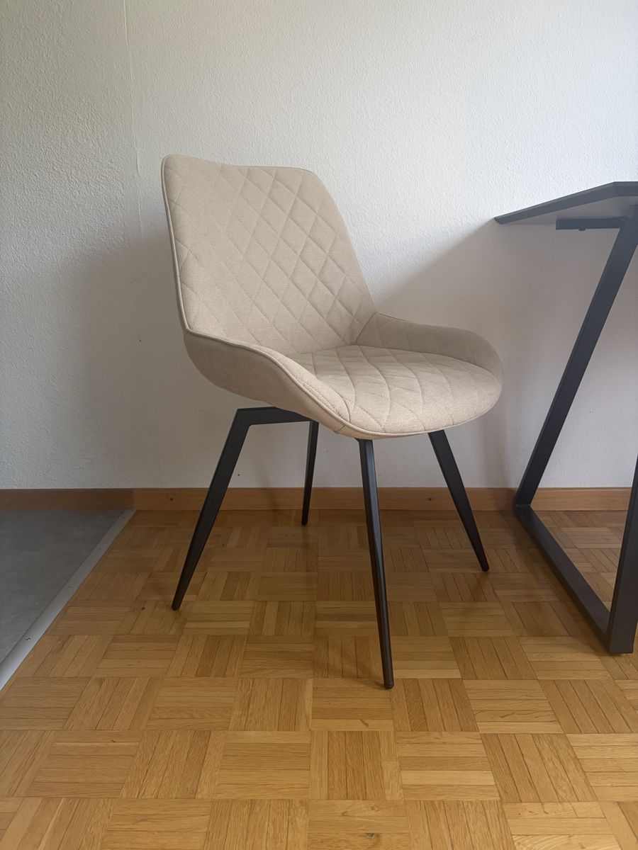 Set di tavolo e panche: Esstisch mit 6 Stühlen, grau und beige – Nuovo (secondo la descrizione) da St. Gallen. venduto da y2364 1