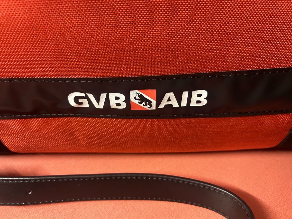 Taschen: Tasche GVB AIB rot mit Schultergurt gebraucht – Gebraucht aus Lanzenhäusern von vic63 1