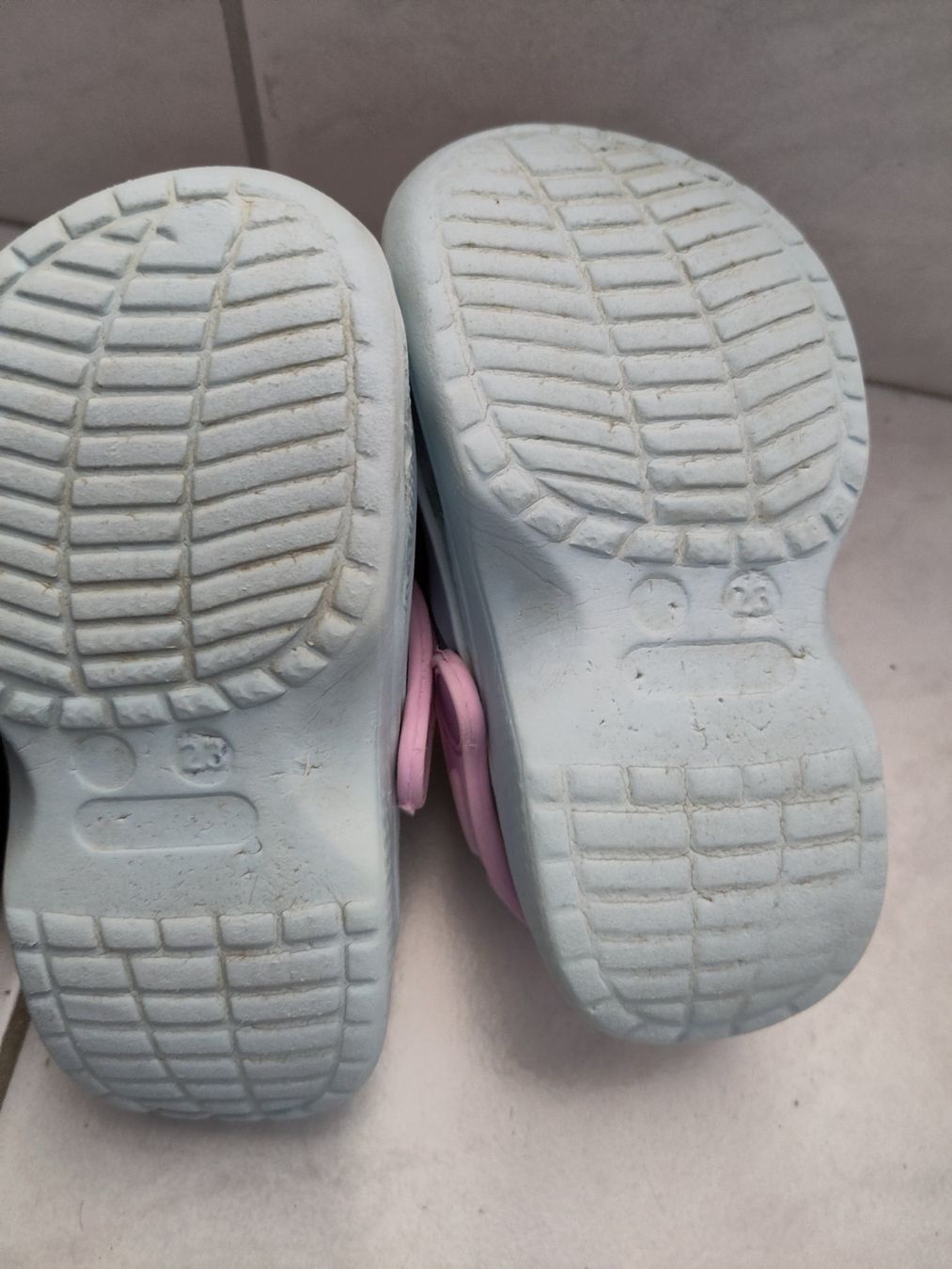 Scarpe per ragazzi: Badeschuhe, Grösse 23 – Usato da Dettighofen Lengw. venduto da mai_75wt 1