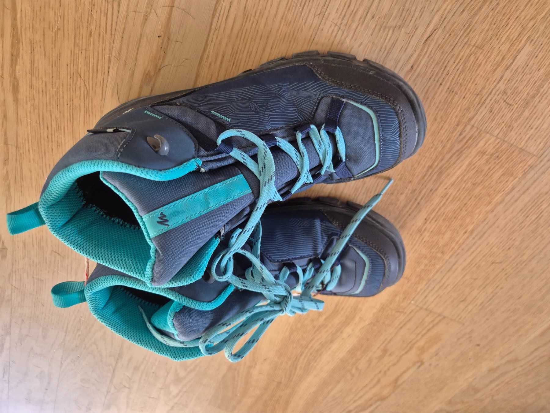 Decathlon Scarpe per ragazzi: Kinderwanderschuhe Quechua Gr.38 – Usato da Stäfa venduto da Arjen2011 1