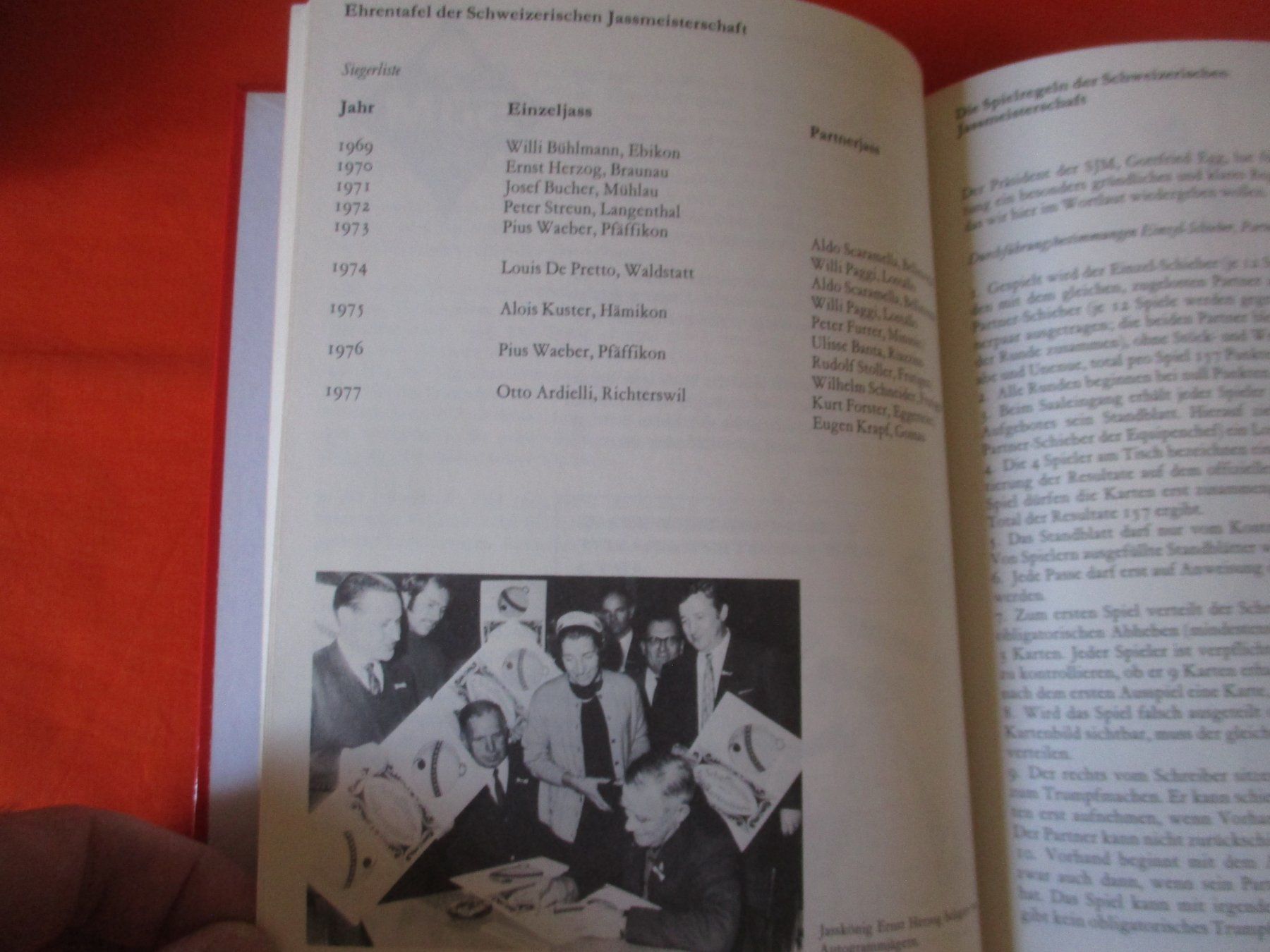 Livres: Buch Schwiezer Jassbuch Edwin Nigg – D'occasion à Birsfelden par alles-muss-raus 1