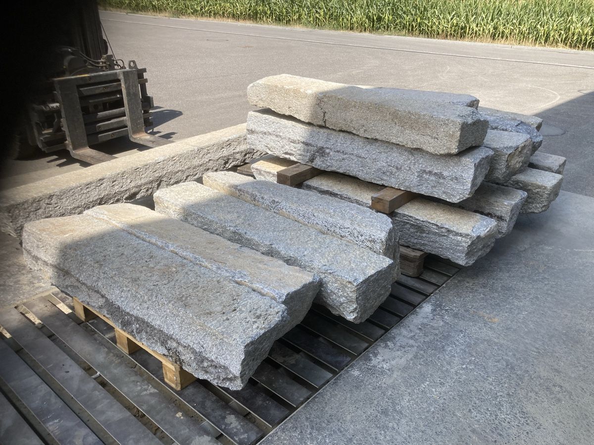 Steine & Dachziegeln: Granit Randsteine Einfassung etz  – Gebraucht aus Uerkheim von Dealer-4813 1
