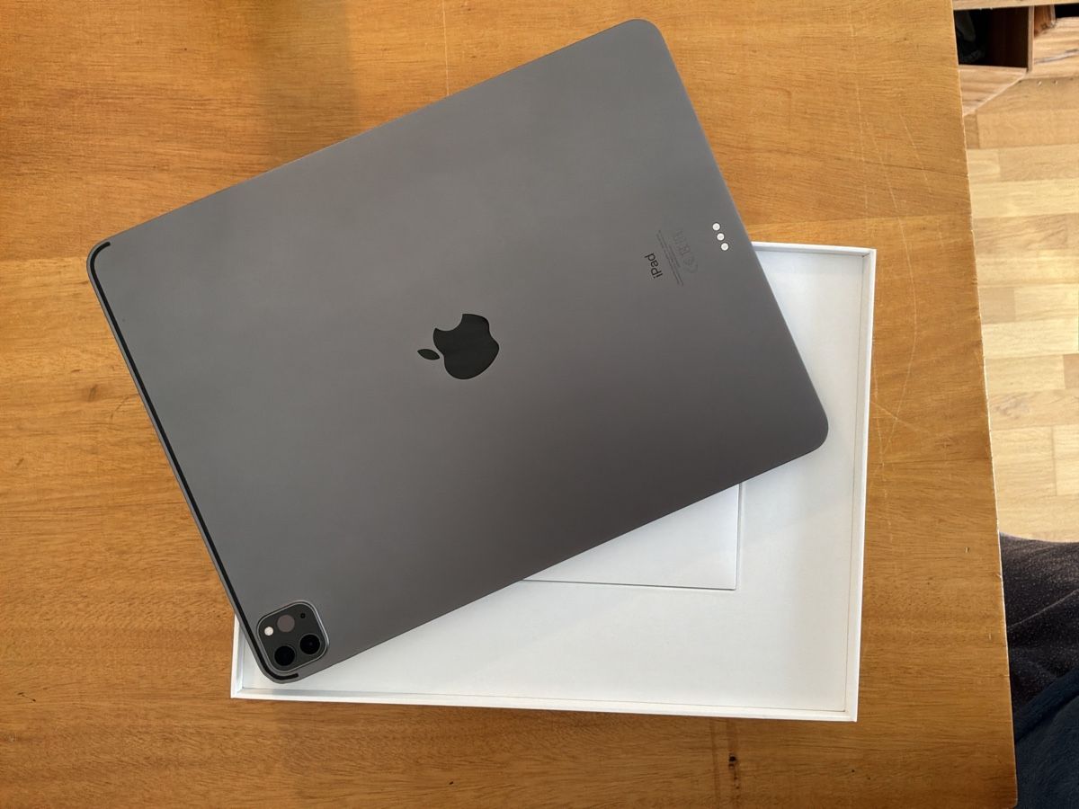 Apple Tablettes PC: Apple iPad Pro 12.9 M1 Chip + Apple Pencil + Magic Keyboard – D'occasion à Zürich par Thymian82 1