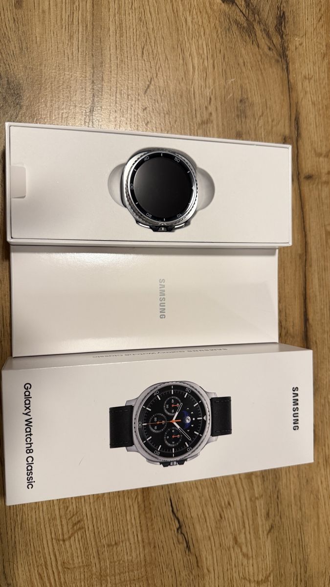 Samsung Smartwatch: Samsung Galaxy Watch8 Classic – Nuovo (secondo la descrizione) da Mettau venduto da _Nicole_ 1