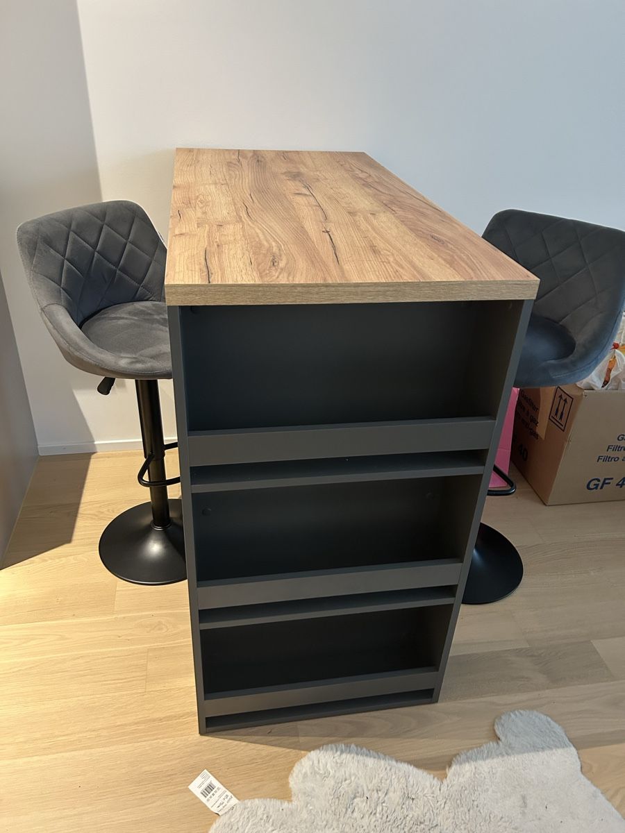 Tavoli: Bartisch mit stühle  – Usato da Herisau venduto da bea_k2vj
