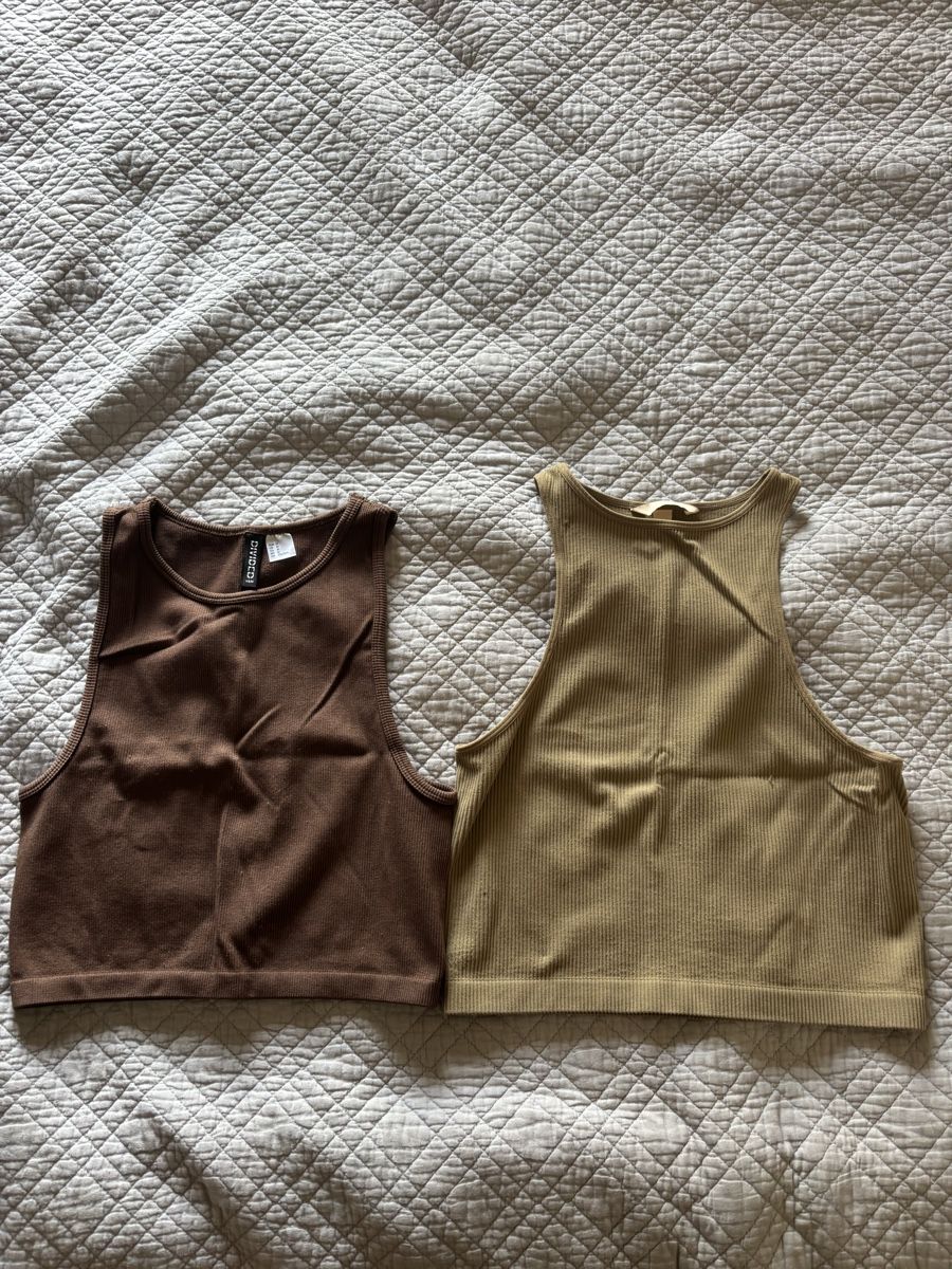 H&M Kleiderpakete: Lot de 2 débardeurs Beige/Brun – Gebraucht aus Lausanne von shabnam.t 1
