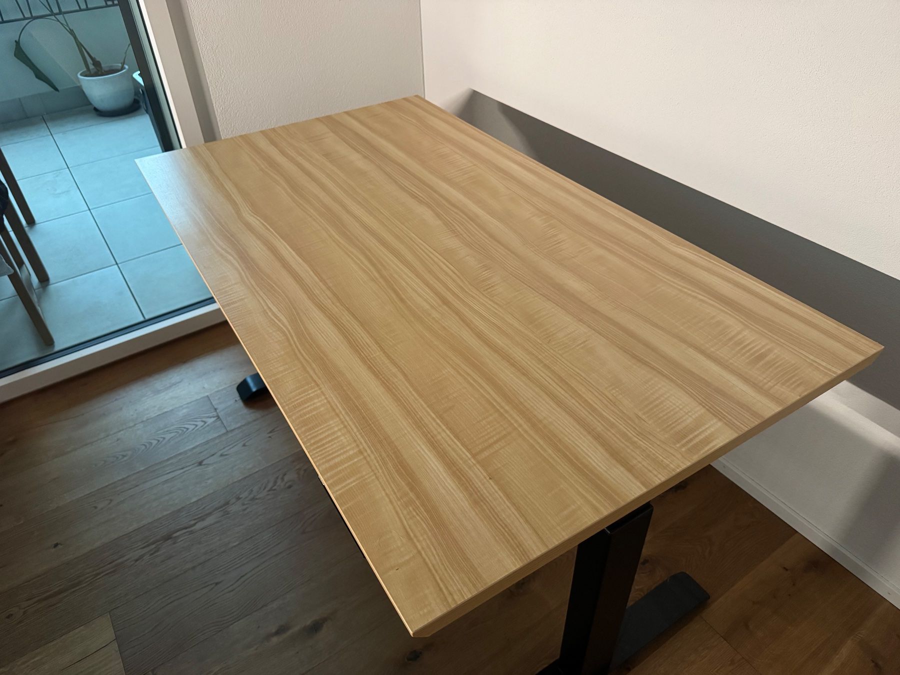 Schreibtische: Höhenverstellbarer Bürotisch (Ofinto Elevate) – Gebraucht aus Inwil von jan_7l7x 1