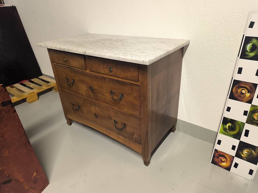 Cassettiere: Commode avec plateau marbre – Usato da Lausanne venduto da mikee 1