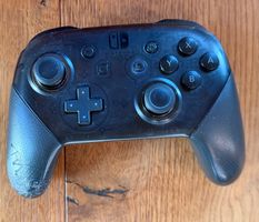 Nintendo Switch Pro Controller Gebraucht mit Gebrauchsspuren