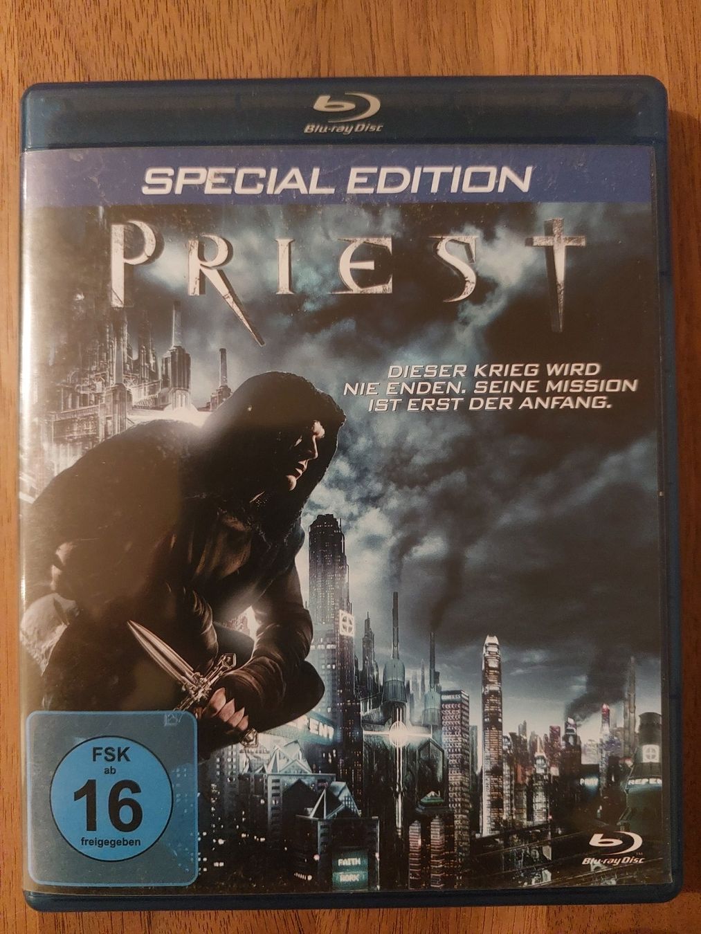 Tutti i DVDs: Blu Ray - Priest – Usato da Rheinfelden venduto da FilmAuktion