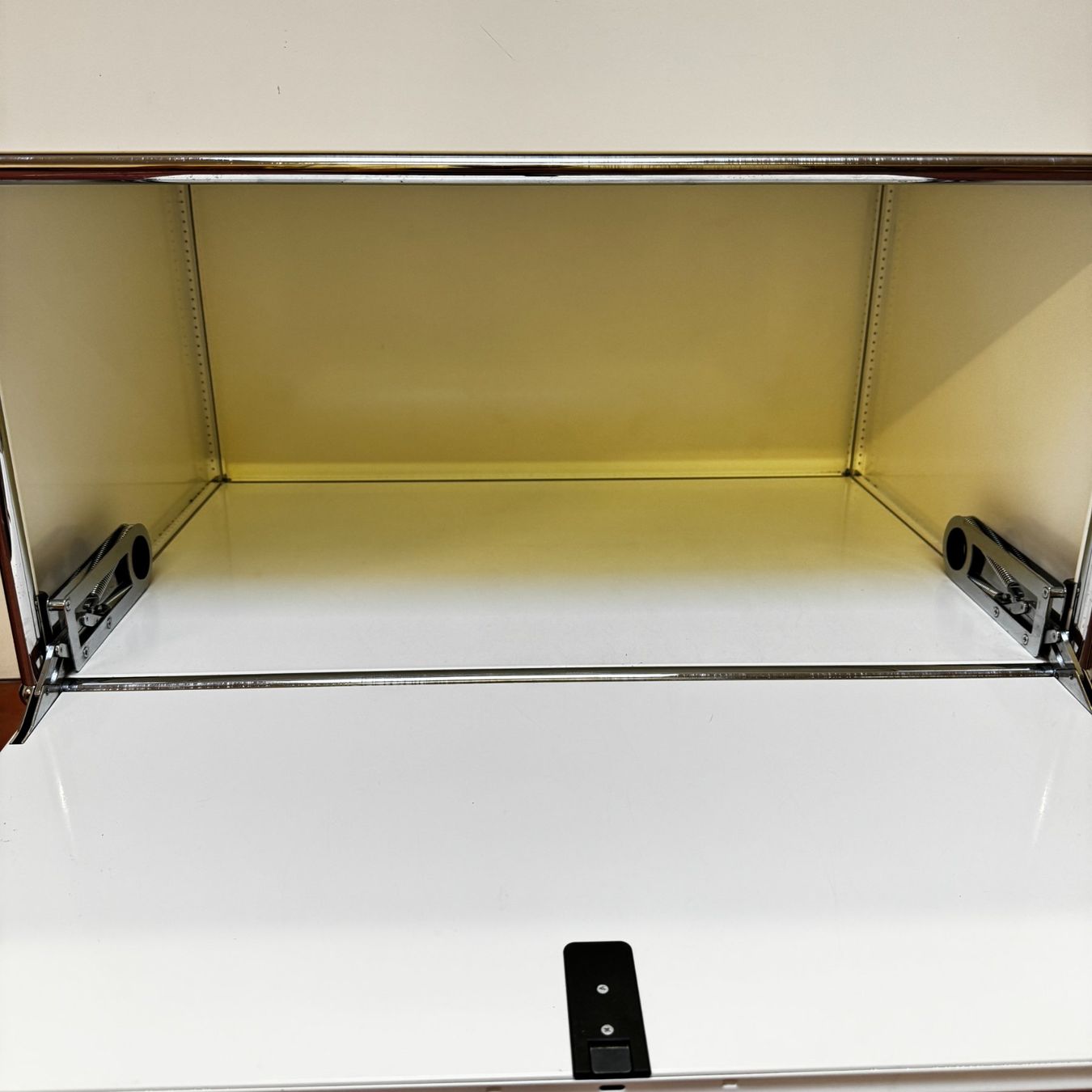 USM Kommoden: USM Sideboard 1x3 weiss mit Rädern – Gebraucht aus Zürich von Yemine 6