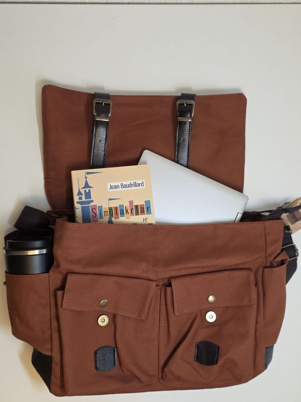 Sacs: Dark Cotton Messenger Bag, EUC, Stylish and Durable! – Neuf avec emballage d'origine à Basel par ahm_99cw 2