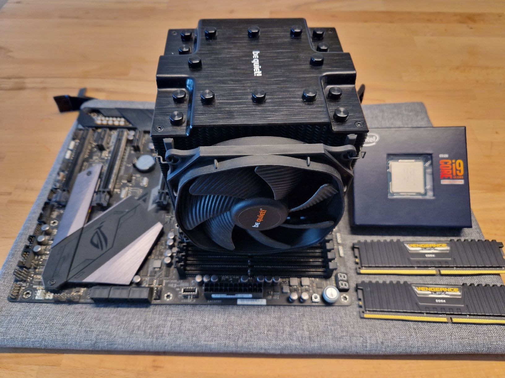 Intel PC: Set composant pc gaming (i9-9900KS) – Usato da sierre venduto da Sikair