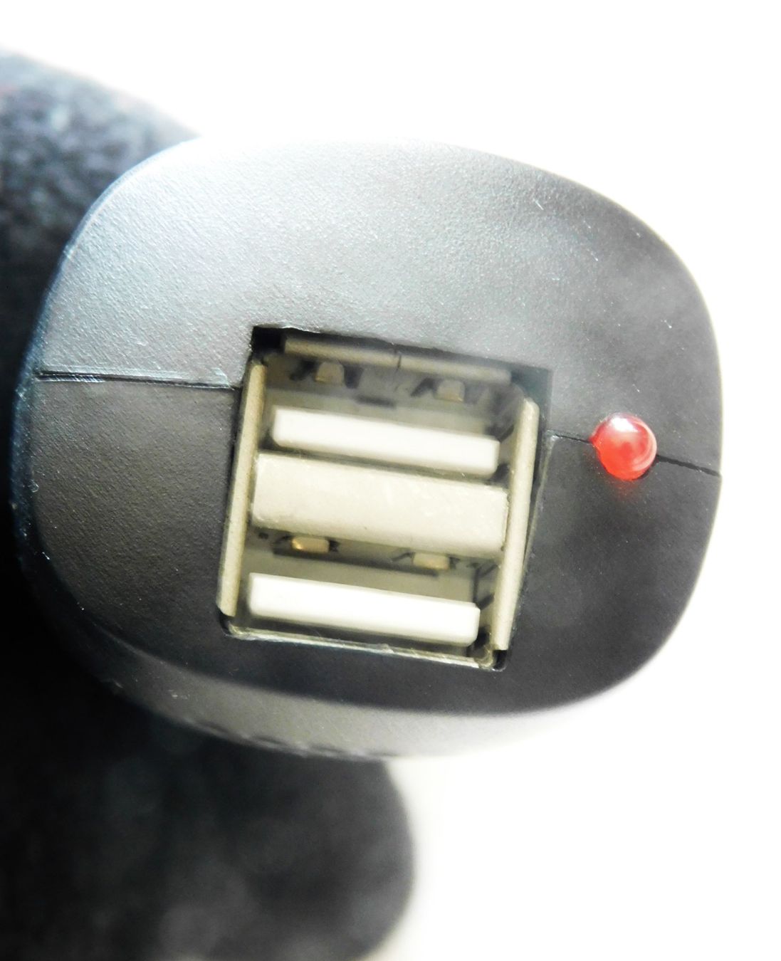 Spine: USB 12/24V Zigarettenanzünderbuchsen 2 Steckdosen – Usato da Emmenbrücke venduto da Ulisse-22 1