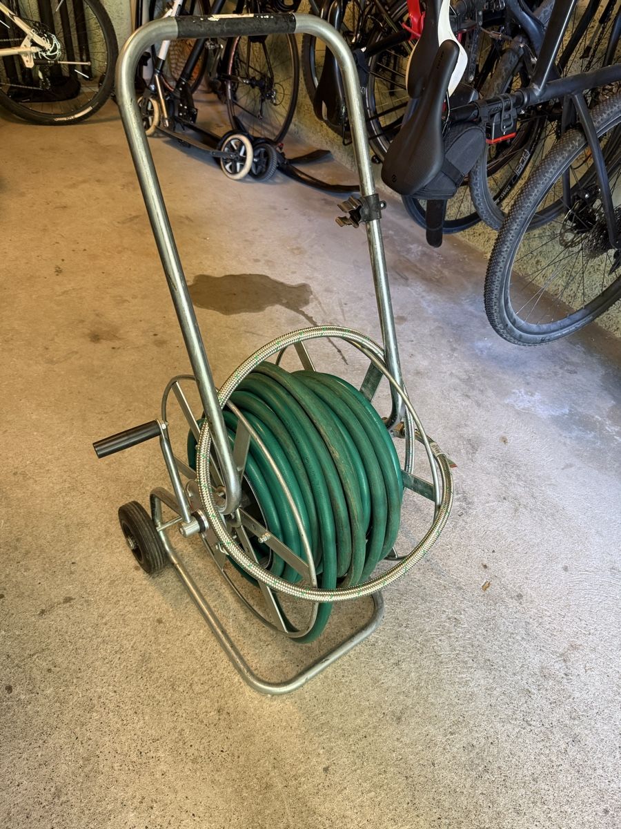 Rohre & Schläuche: Gartenschlauchwagen 3/4 Zoll Anschluss mit ca. 15m Schlauch – Gebraucht aus St. Gallen von ste_pf27