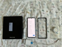 Z Fold 5 512GB Speicher icy blue wie neu mit Hülle,Ladegerät