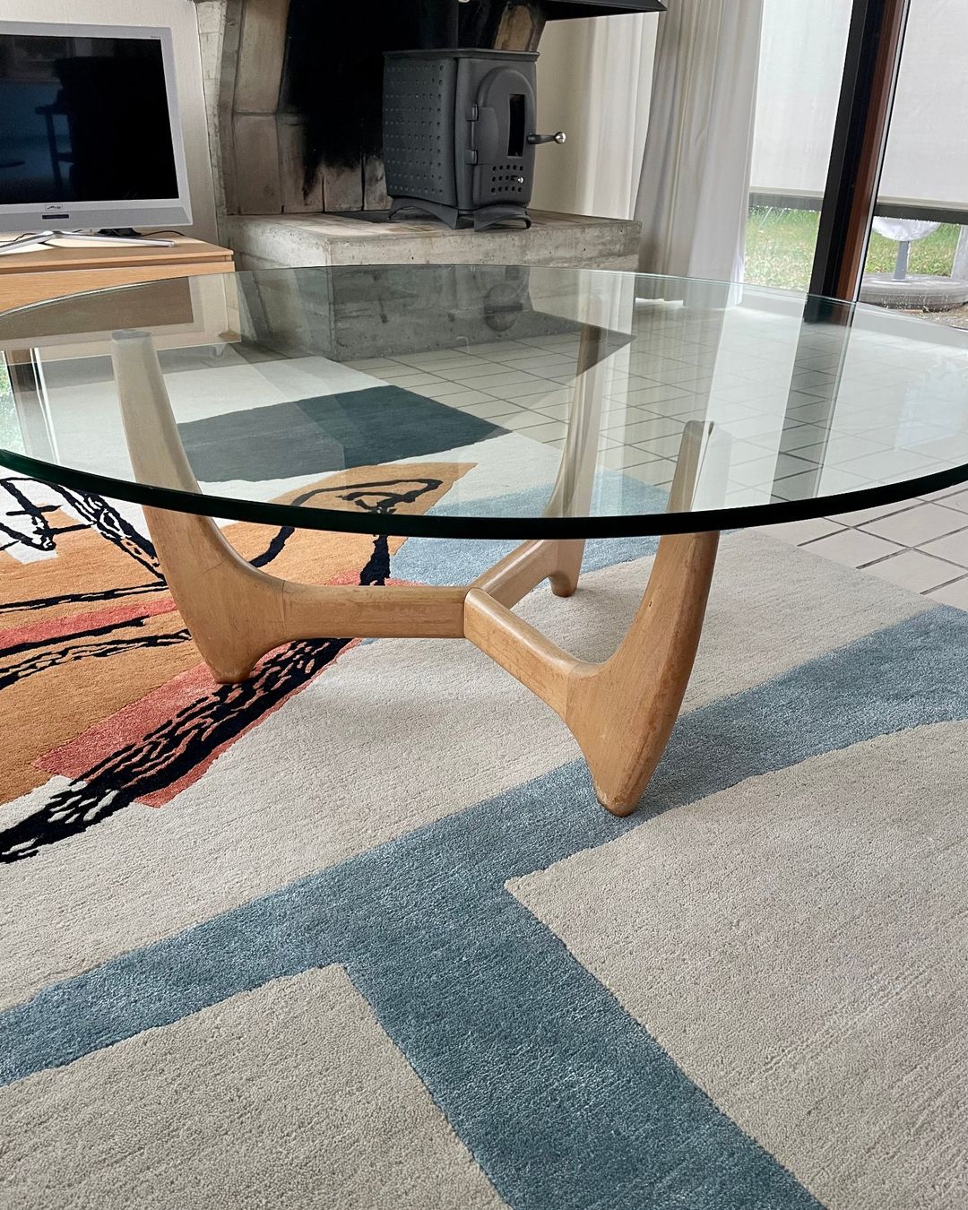 Tavoli: Coffeetable Couchtisch Holz mit Glasplatte 110cm Durchmesser – Usato da Uhwiesen venduto da malerbis 4