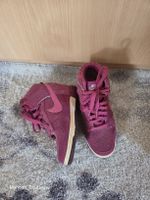 Nike-Schuhe mit Keilabsatz, Größe US 6