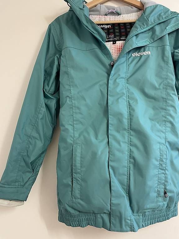 Vestes: Eleven Ski-/Snowboardjacke – D'occasion à Luzern par larissahaas 3