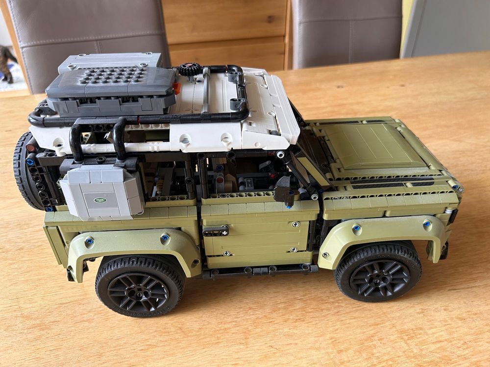 Lego Land Rover Defender (Gebraucht) in Zetzwil für CHF 110 – mit ...