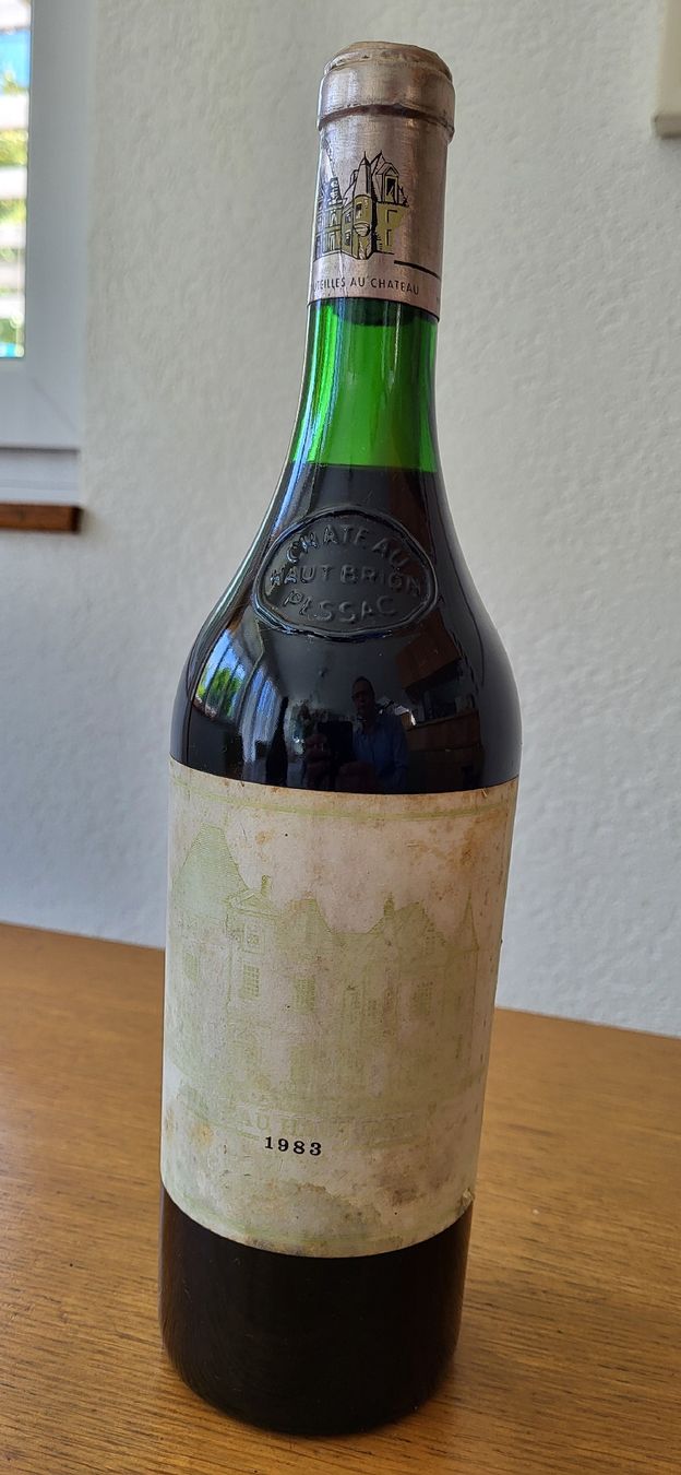 Haut-Brion Vino: Château Haut-Brion – Nuovo e nell'imballaggio originale da Thônex venduto da Sevend 1