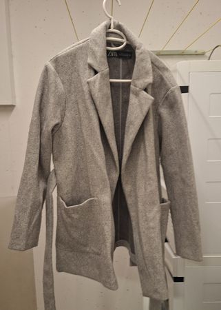 Zara Mantel, Gr. S, Grau, gebraucht aber in guter Zustand