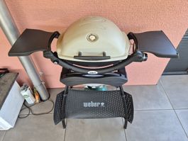 Weber Grill Q220