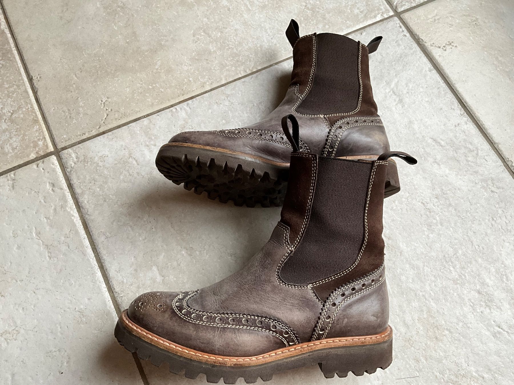 Scarpe da donna: Bottines en cuir – Usato da Meinier venduto da Izabelaanna