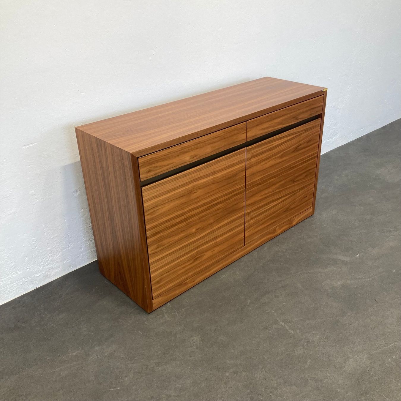 Laufen Armadi: Top Design Exclusiv Sideboard 1200mm breit - Nussbaum – Usato da Schönenwerd venduto da mcofficeshop 2