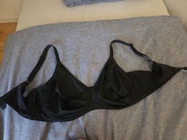 Damen BH Triumph schwarz Grösse 90D neuwertig